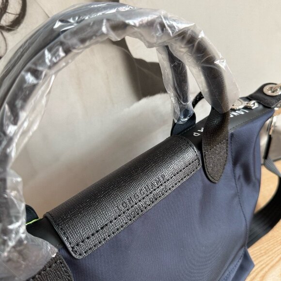 Longchamp Classic Handbag - Picture 3 of 8